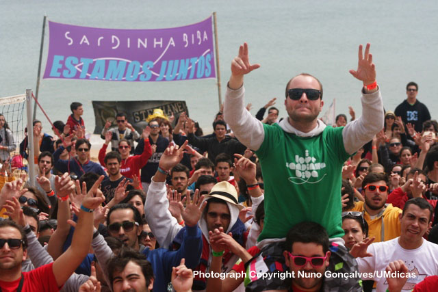 Thumbnail da galeria Gata na Praia